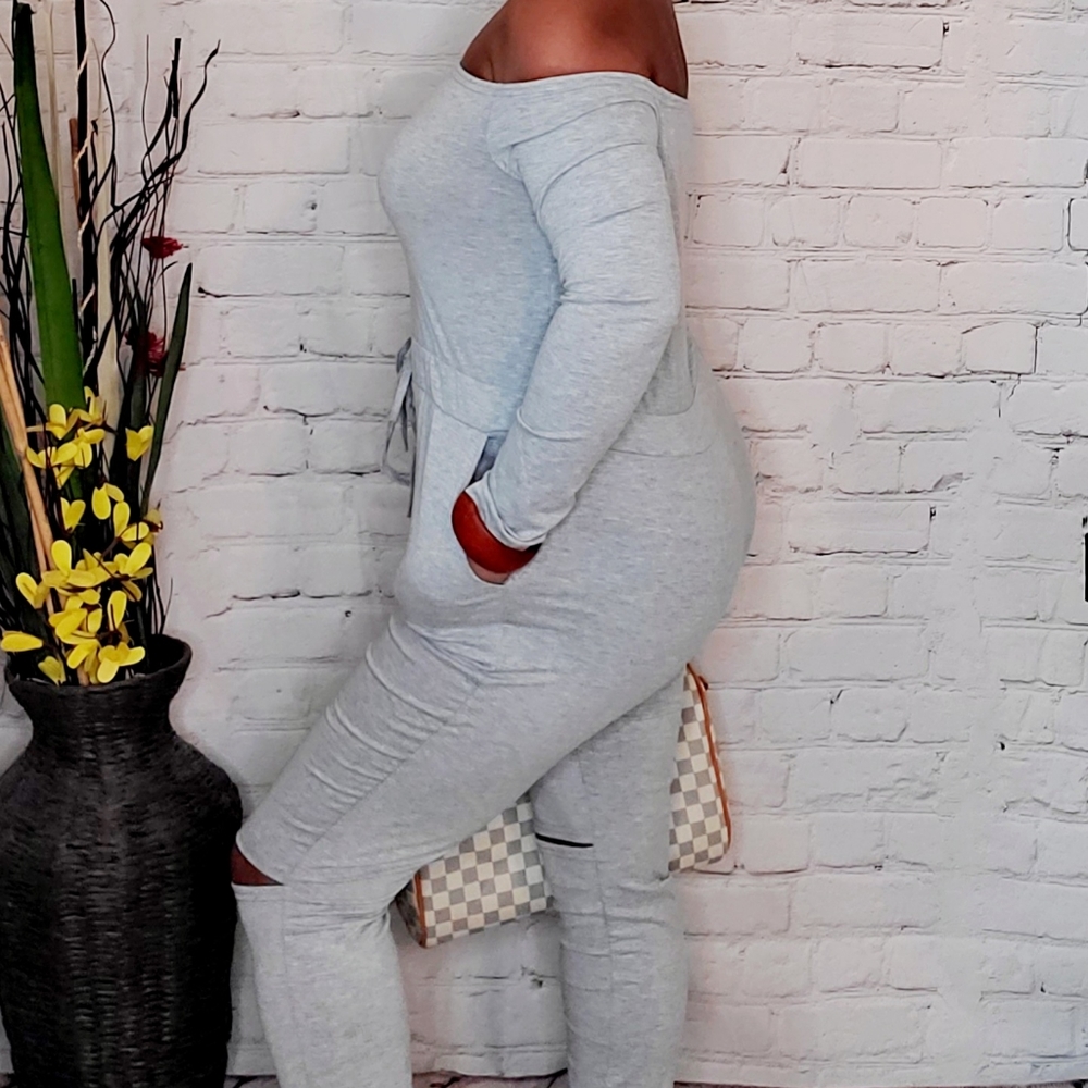 NWT Gray Off The Shoulder Long Sleeve JumpSuit - Picture 2 of 8